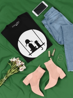 TRICOU FETITA CU PISICA NEGRU DETALIU