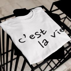TRICOU ALB CEST LA VIE DETALIU