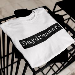 TRICOU ALB DAYDREAMER DETALIU