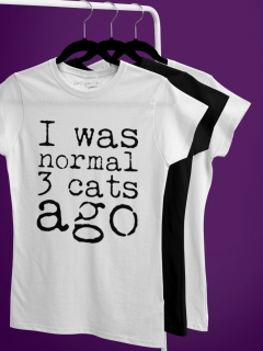 TRICOU I WAS NORMAL 3 CATS AGO ALB DETALIU