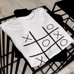 TRICOU ALB X SI ZERO NEGRU DETALIU