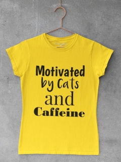 TRICOU MOTIVATED BY CATS AND CAFFEINE GALBEN DETALIU 2