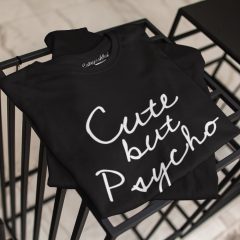 TRICOU CUTE BUT PSYCHO DETALIU