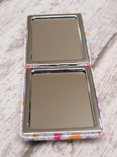 OGLINDA CU PISICI COLORATE DETALIU