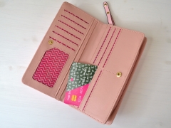 PORTOFEL CU PISICI ROZ DETALIU