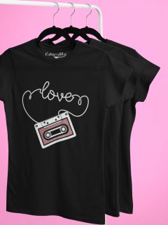 TRICOU NEGRU CASETA LOVE DETALIU 2
