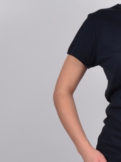 TRICOU NEGRU DETALIU 2