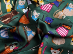 ESARFA CU PISICI VERDE 5