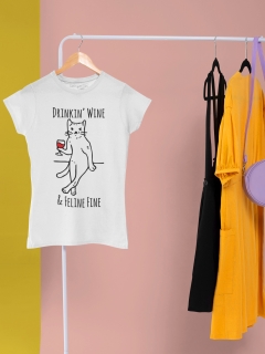 TRICOU DRINKIN WINE AND FELINE FINE ALB DETALIU