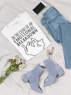 TRICOU IN THE EVENT OF AN EMOTIONAL BREAKDOWN PLACE CAT HERE ALB DETALIU 2