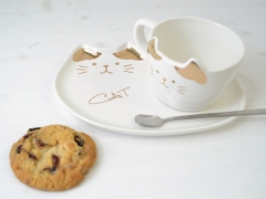 CANA PISICA CU FARFURIE ALBA DETALIU