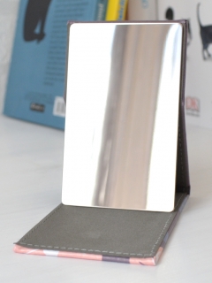 OGLINDA PISICA PASTEL MOV SI CORAI DETALIU