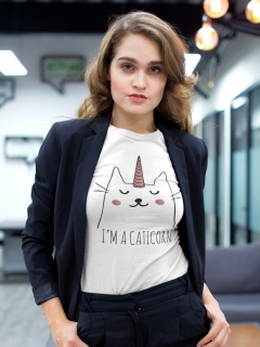 TRICOU CU PISICI IM A CATICORN ALB