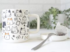 CANA CU PISICI COLORATE SI CAPAC CU LINGURITA TOMMY DETALIU