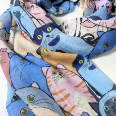 ESARFA SUBTIRE CU PISICI BLUE DREAM DETALIU 1