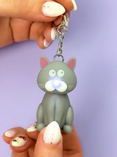 BRELOC MIORLAITOR PISICA GRI DESCHIS